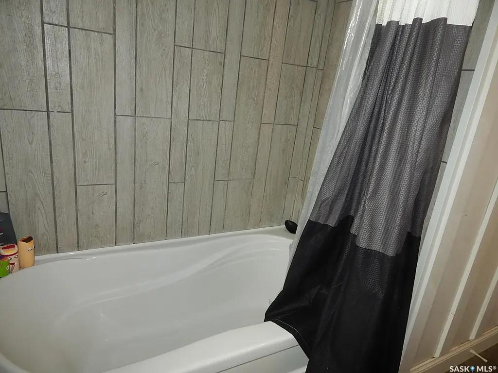 222 Westview Drive Coronach SK S0H 0Z0