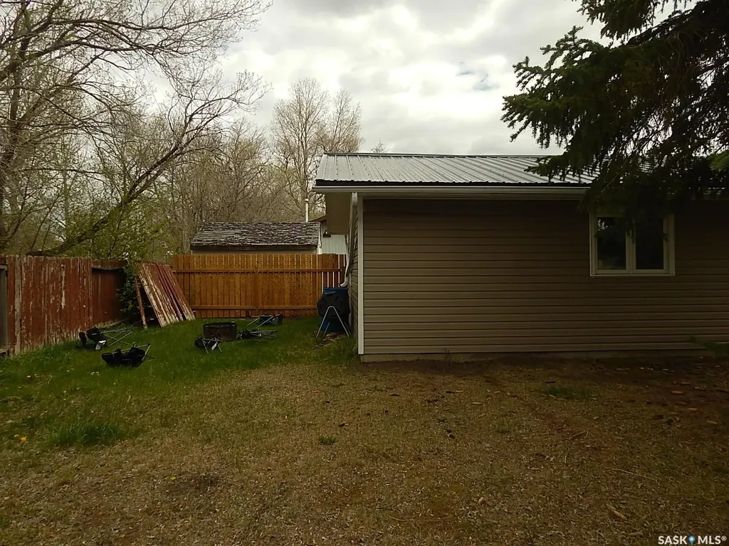 222 Westview Drive Coronach SK S0H 0Z0