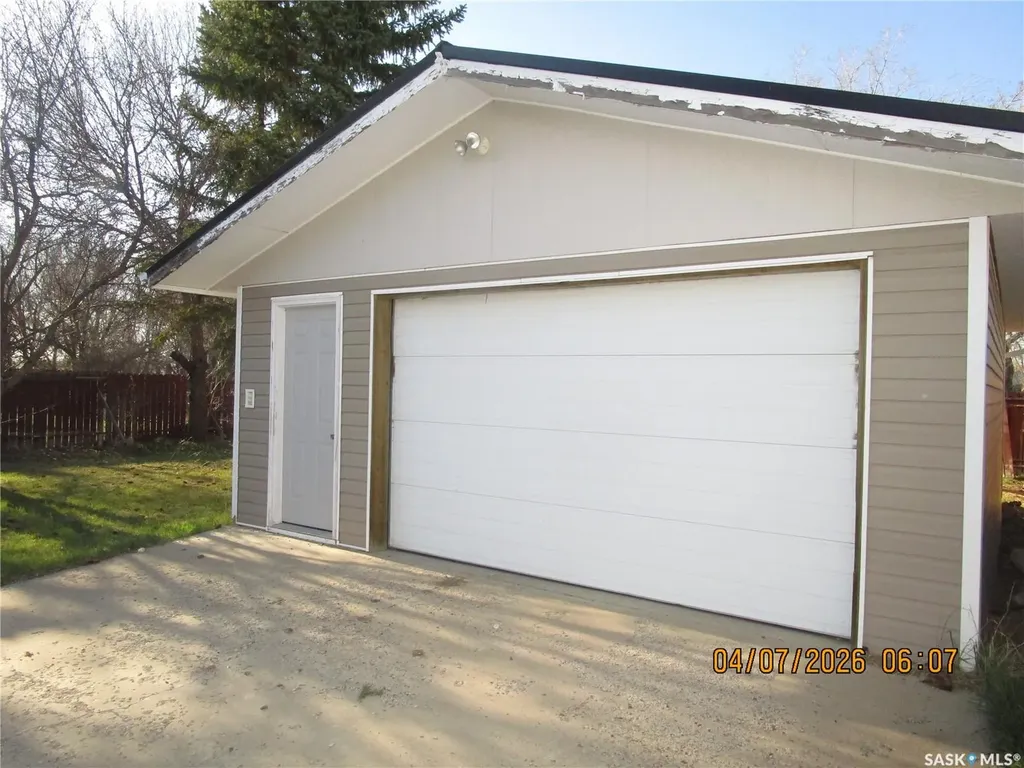 222 Westview Drive Coronach SK S0H 0Z0