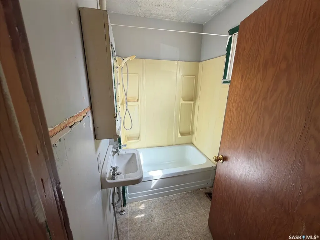 639 Albert Street Hudson Bay SK S0E 0Y0