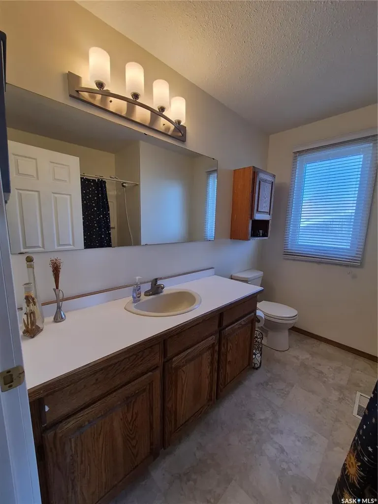 246 Battleford Trail Swift Current SK S9H 4J5