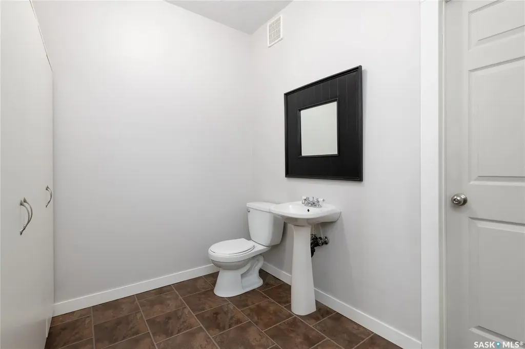 311 F Avenue S Saskatoon SK S7M 1T7