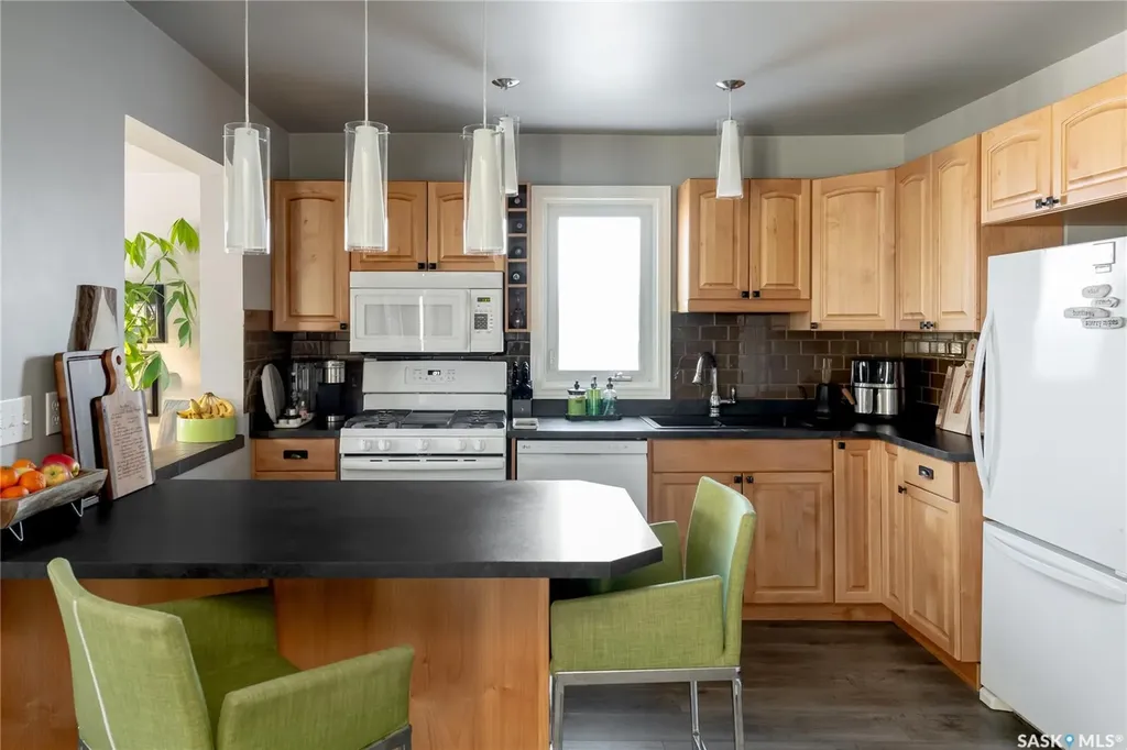 311 F Avenue S Saskatoon SK S7M 1T7