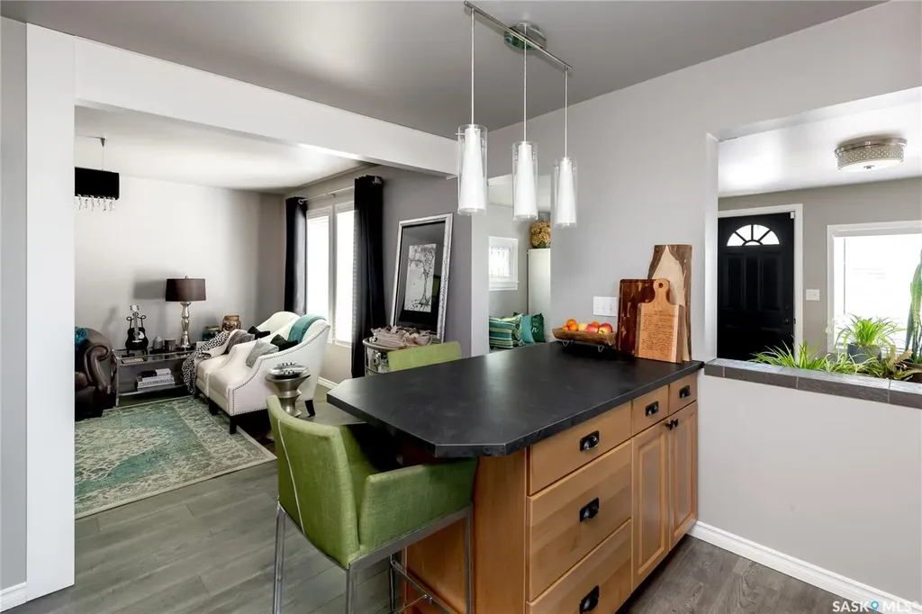 311 F Avenue S Saskatoon SK S7M 1T7