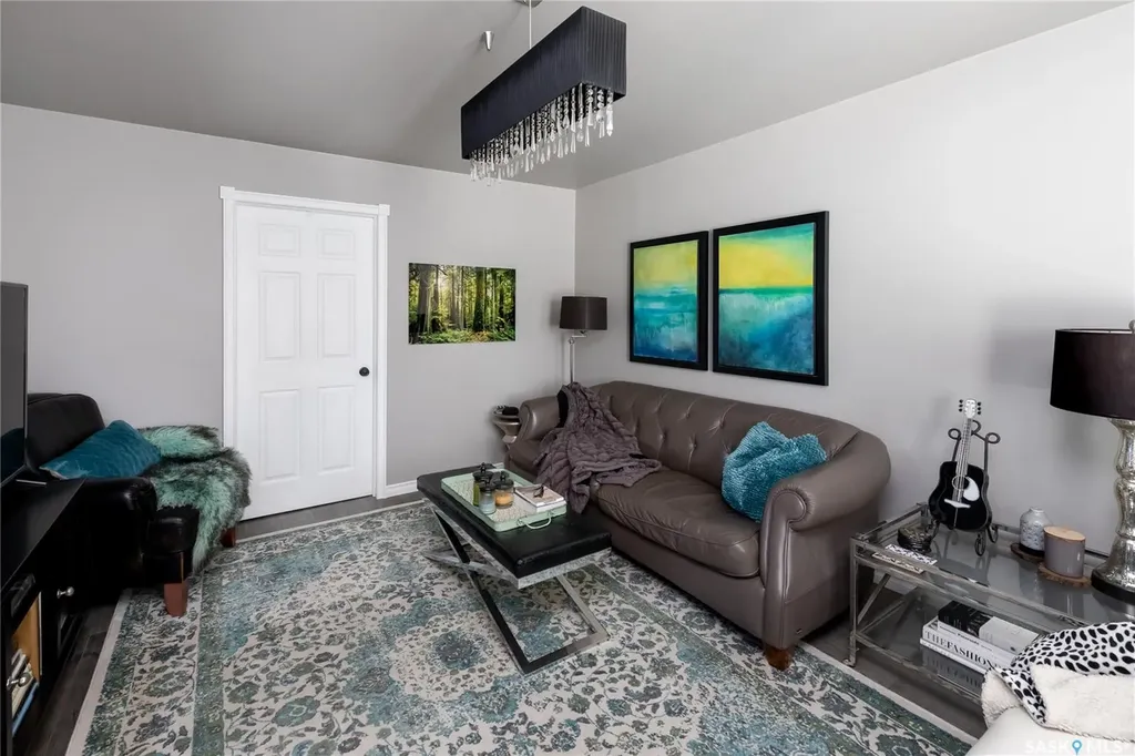311 F Avenue S Saskatoon SK S7M 1T7
