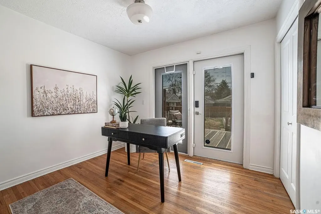 3807 Lakeview Avenue Regina SK S4S 1H3