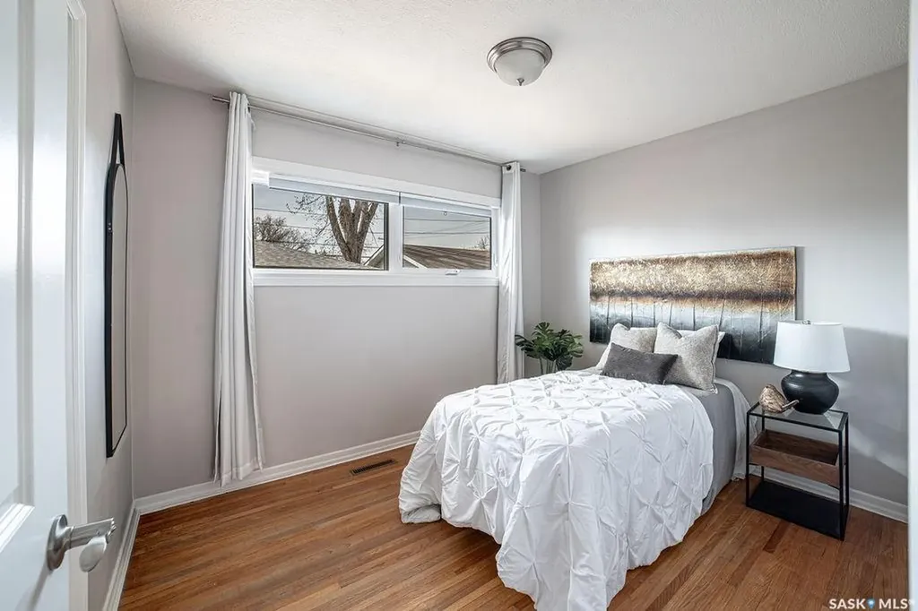3807 Lakeview Avenue Regina SK S4S 1H3