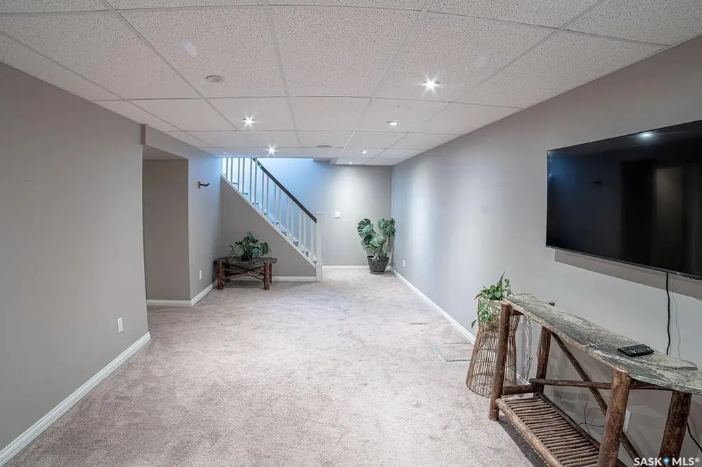 3807 Lakeview Avenue Regina SK S4S 1H3