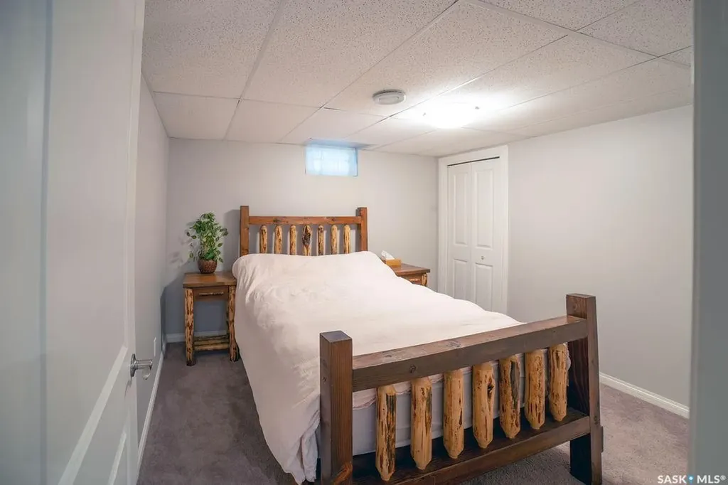3807 Lakeview Avenue Regina SK S4S 1H3