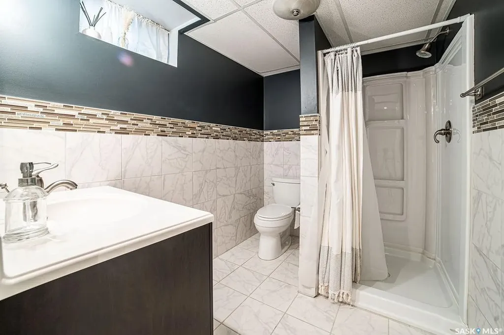 3807 Lakeview Avenue Regina SK S4S 1H3