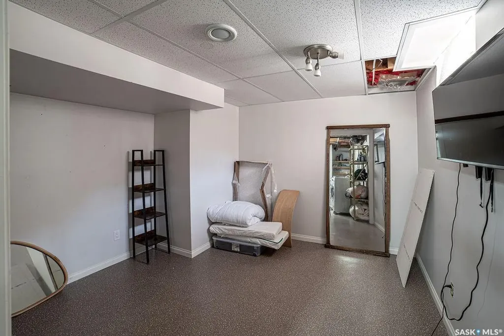 3807 Lakeview Avenue Regina SK S4S 1H3