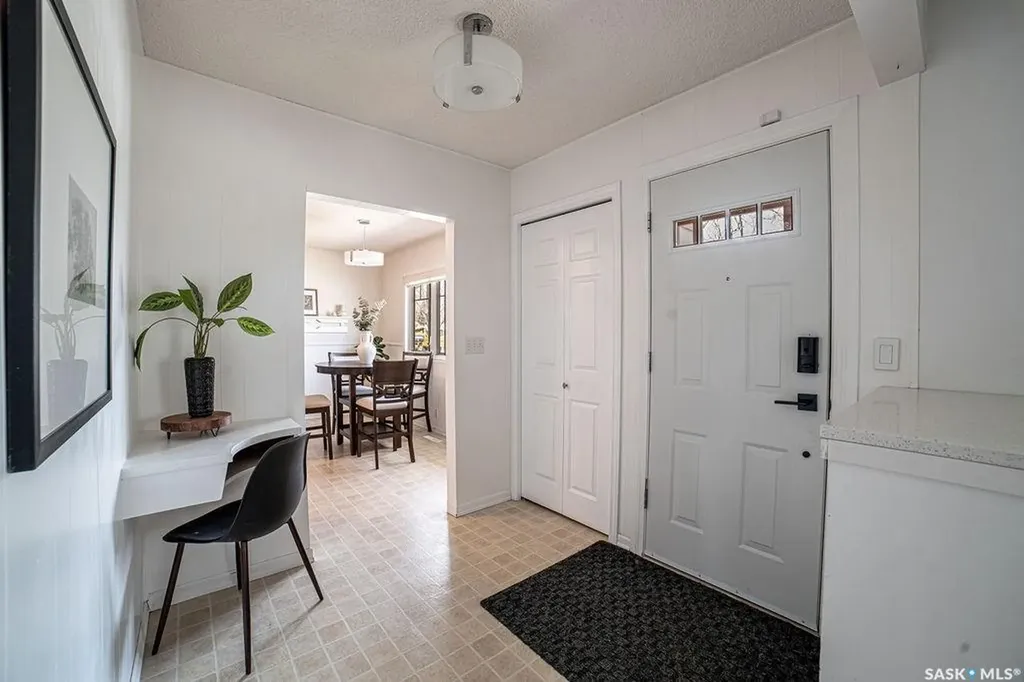 3807 Lakeview Avenue Regina SK S4S 1H3