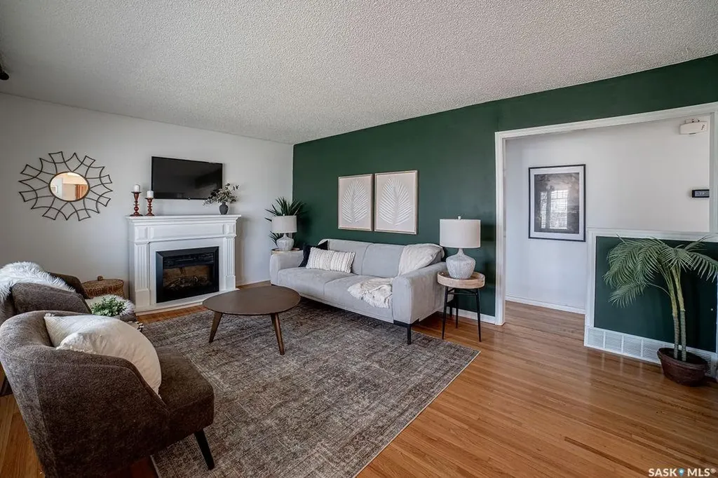3807 Lakeview Avenue Regina SK S4S 1H3