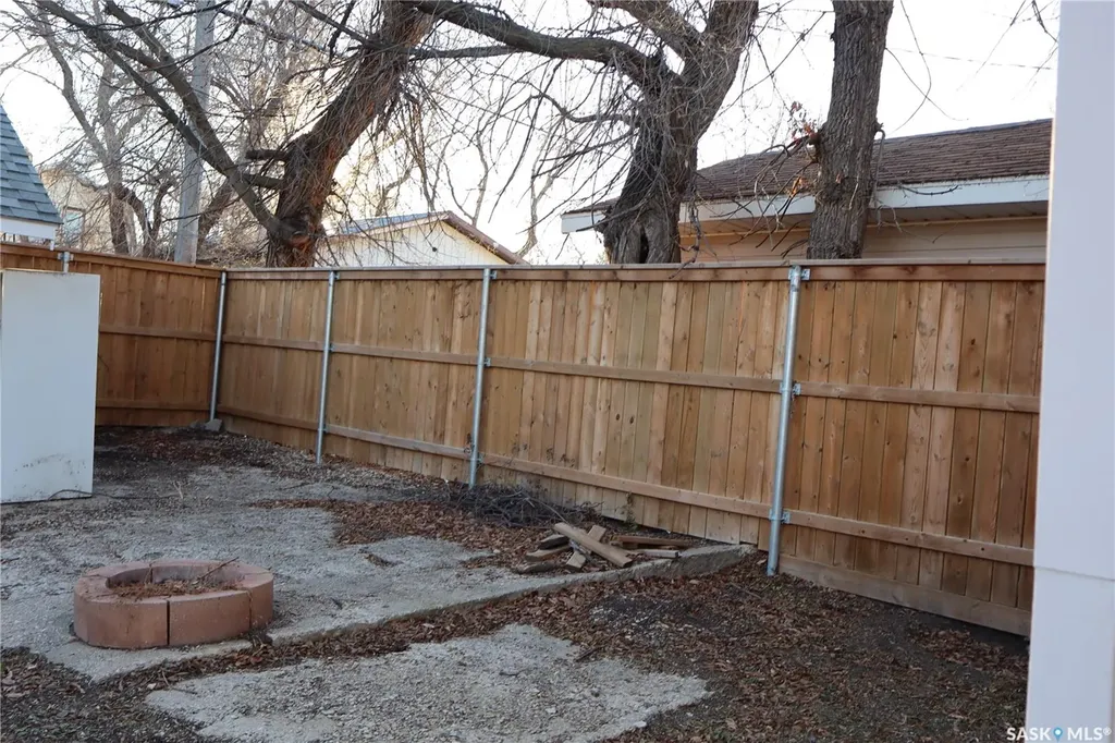203 5th Avenue W Assiniboia SK S0H 0B0