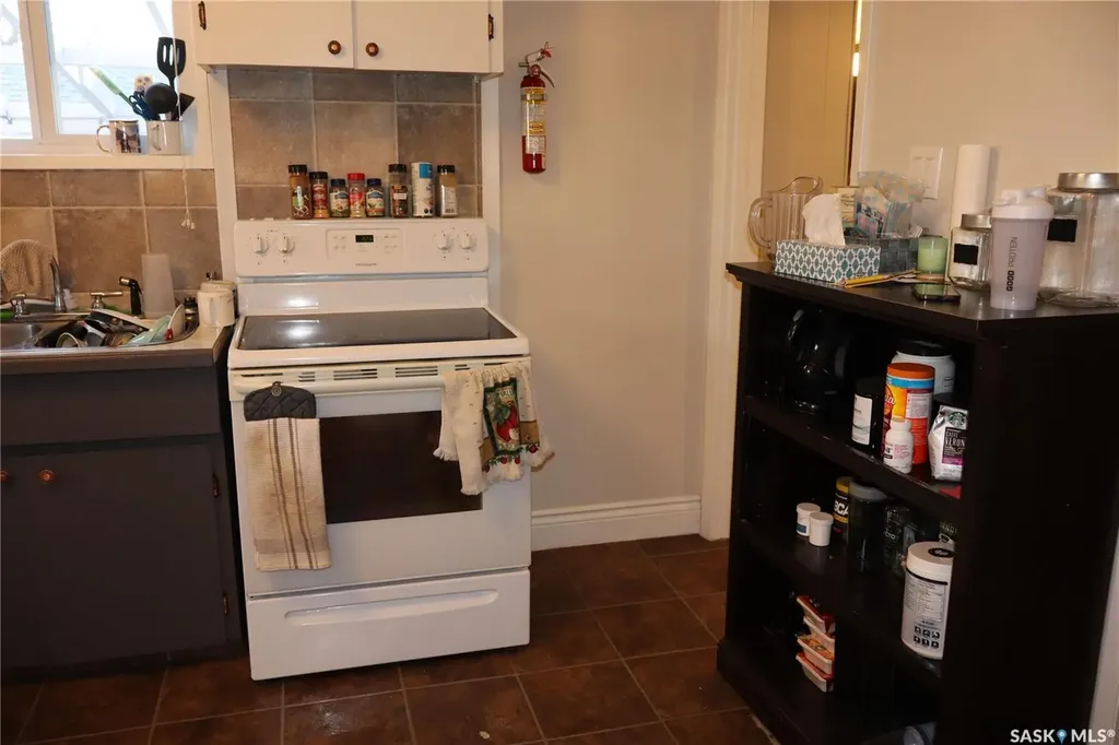 203 5th Avenue W Assiniboia SK S0H 0B0