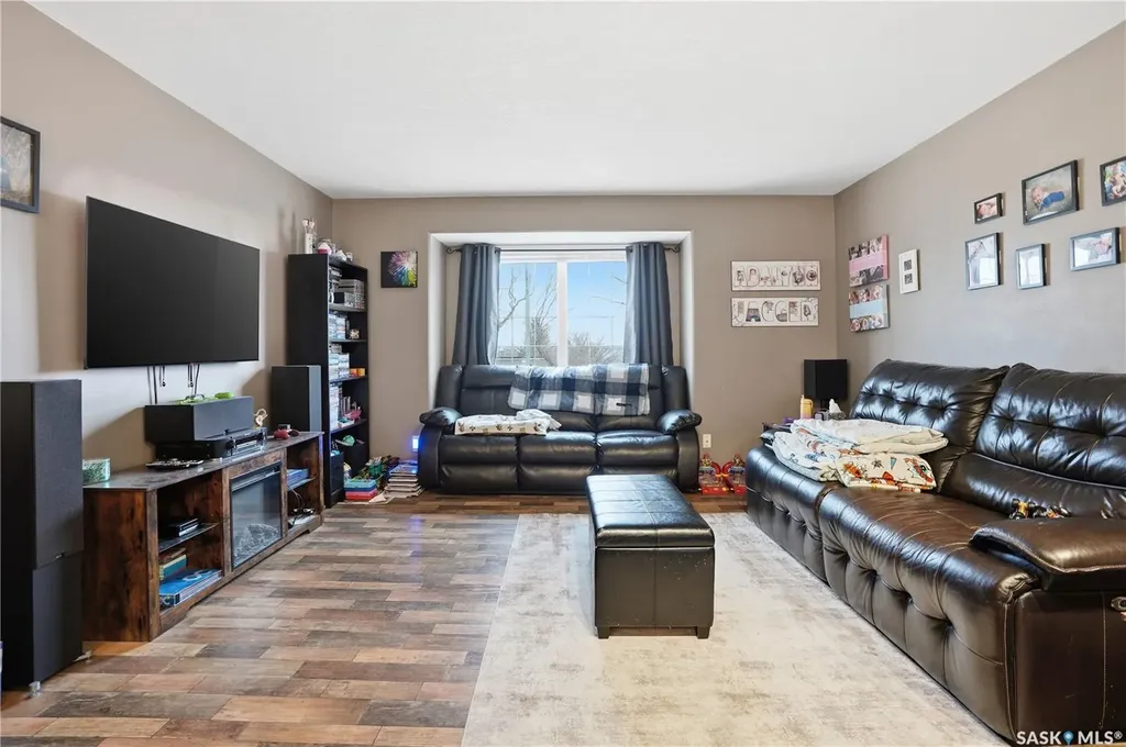 1068 Athabasca Street W Moose Jaw SK S6H 2E6