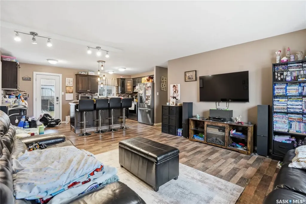 1068 Athabasca Street W Moose Jaw SK S6H 2E6