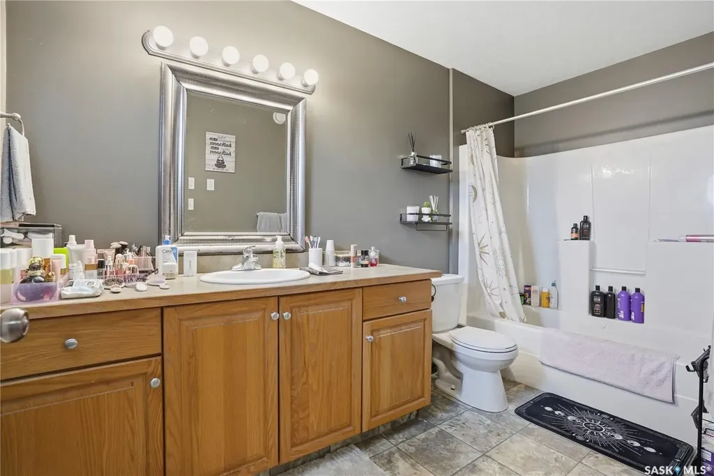 1068 Athabasca Street W Moose Jaw SK S6H 2E6