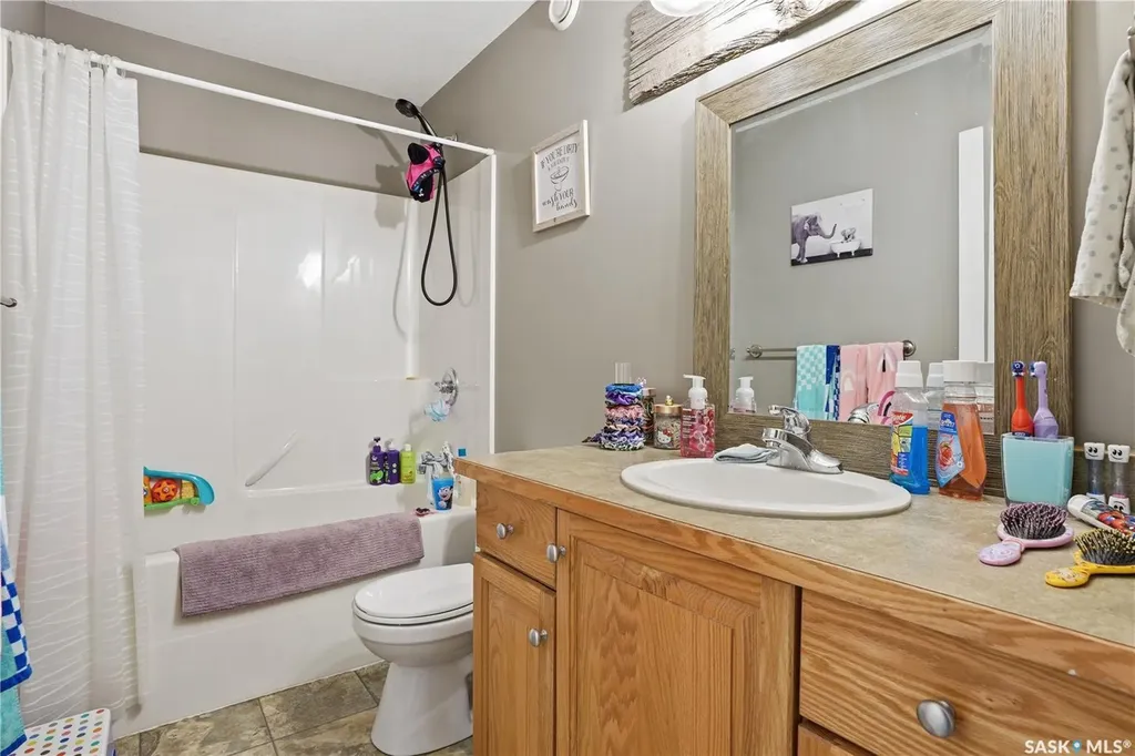 1068 Athabasca Street W Moose Jaw SK S6H 2E6
