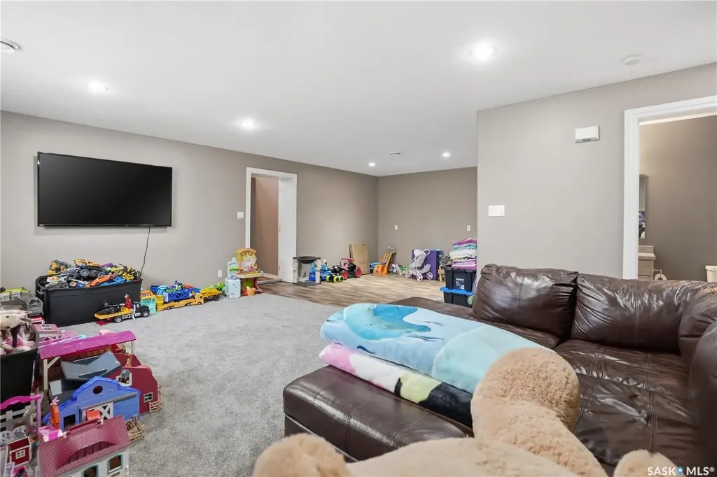 1068 Athabasca Street W Moose Jaw SK S6H 2E6