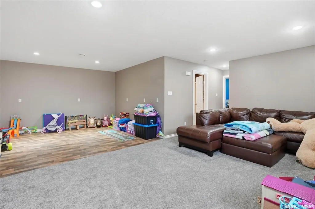 1068 Athabasca Street W Moose Jaw SK S6H 2E6
