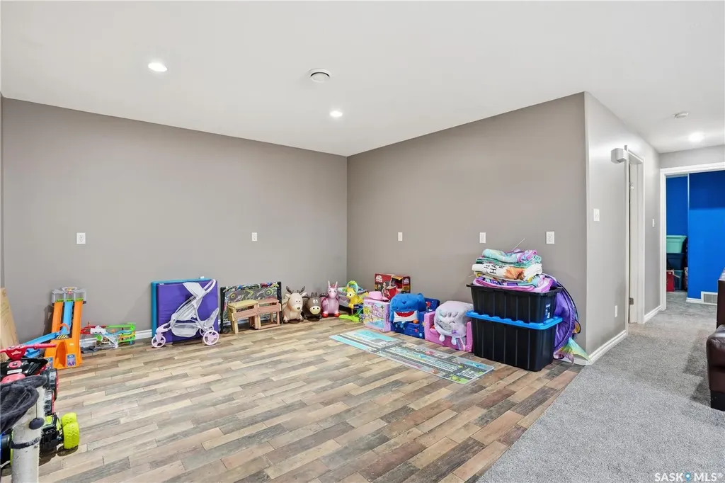 1068 Athabasca Street W Moose Jaw SK S6H 2E6