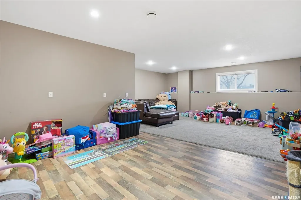 1068 Athabasca Street W Moose Jaw SK S6H 2E6
