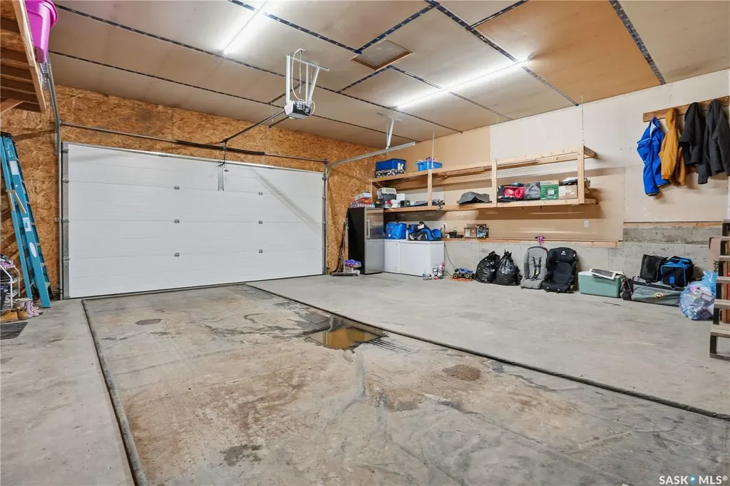 1068 Athabasca Street W Moose Jaw SK S6H 2E6