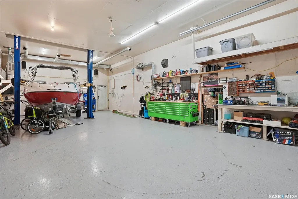 1068 Athabasca Street W Moose Jaw SK S6H 2E6