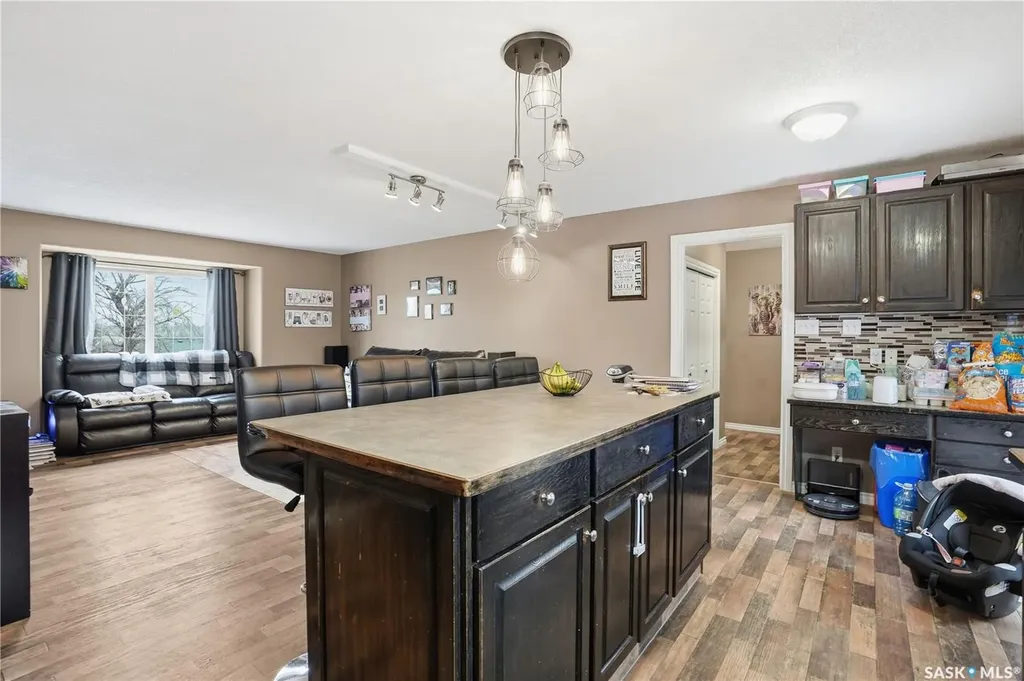 1068 Athabasca Street W Moose Jaw SK S6H 2E6
