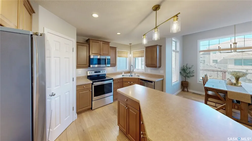 7014 Wascana Cove Drive Regina SK S4V 3E9