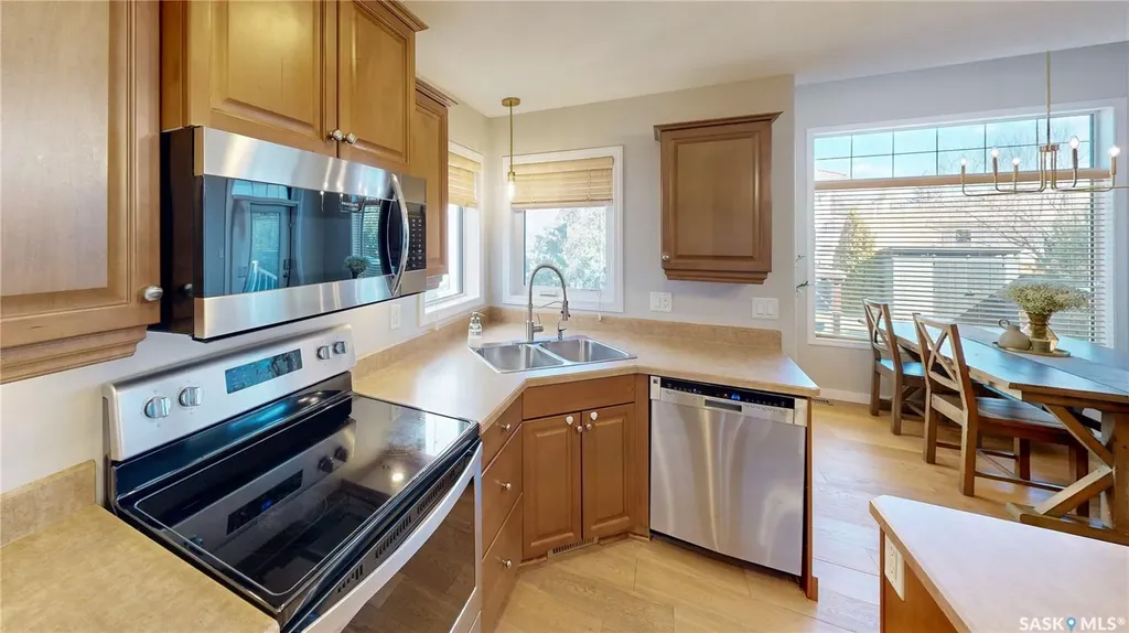 7014 Wascana Cove Drive Regina SK S4V 3E9