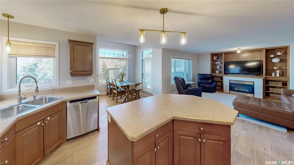 7014 Wascana Cove Drive Regina SK S4V 3E9