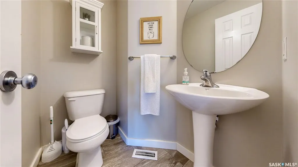7014 Wascana Cove Drive Regina SK S4V 3E9