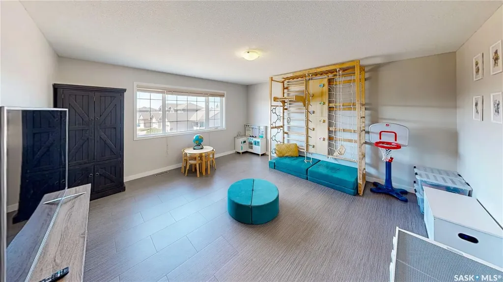 7014 Wascana Cove Drive Regina SK S4V 3E9