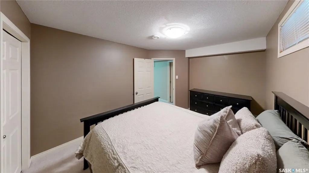 7014 Wascana Cove Drive Regina SK S4V 3E9