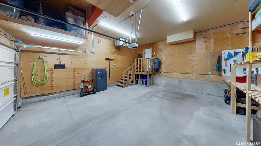 7014 Wascana Cove Drive Regina SK S4V 3E9