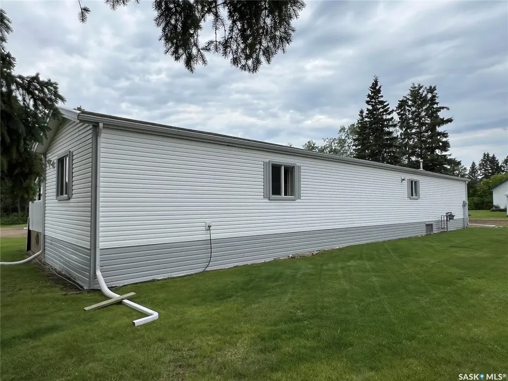 513 3rd Street NW Goodsoil SK S0M 1A0