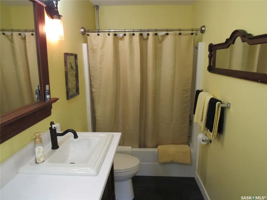 210 3rd Avenue E Rosetown SK S0L 2V0