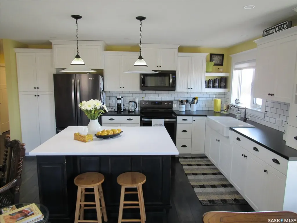 210 3rd Avenue E Rosetown SK S0L 2V0