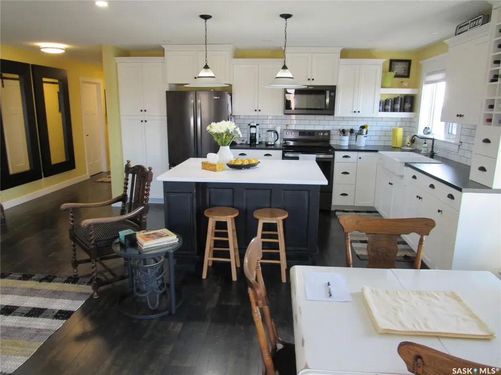 210 3rd Avenue E Rosetown SK S0L 2V0