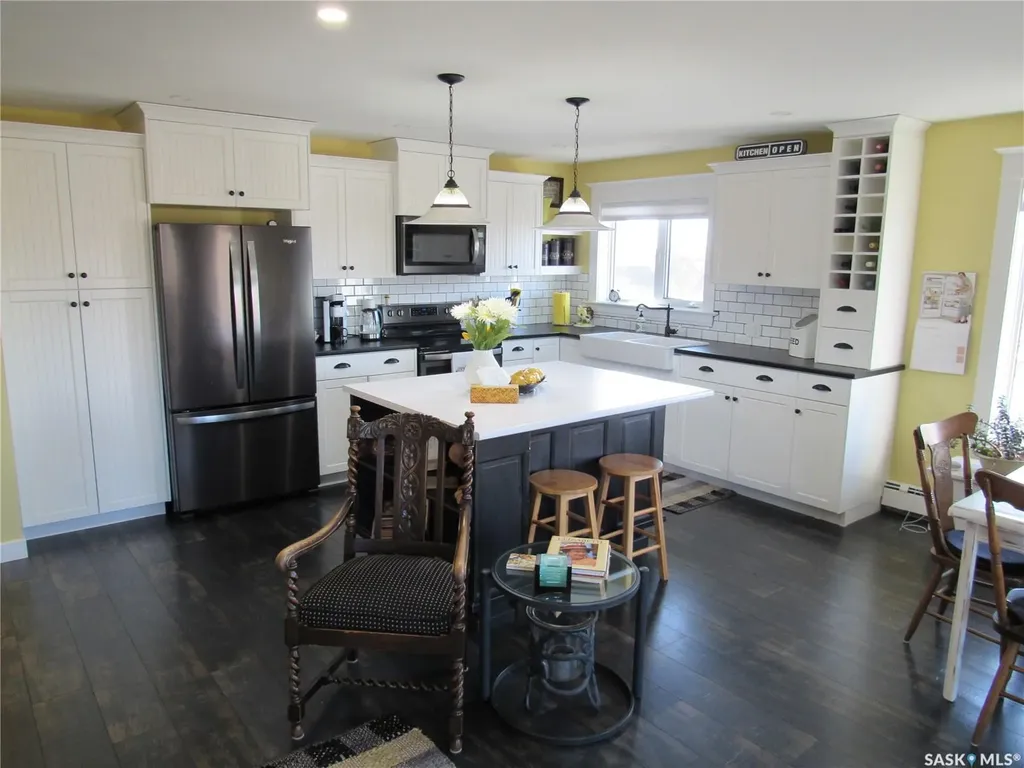 210 3rd Avenue E Rosetown SK S0L 2V0