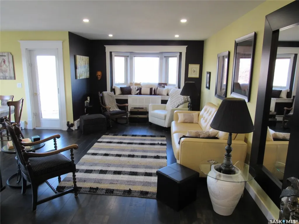 210 3rd Avenue E Rosetown SK S0L 2V0