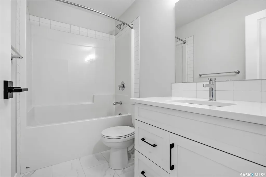 3180 Favel Drive Regina SK S4V 4C7