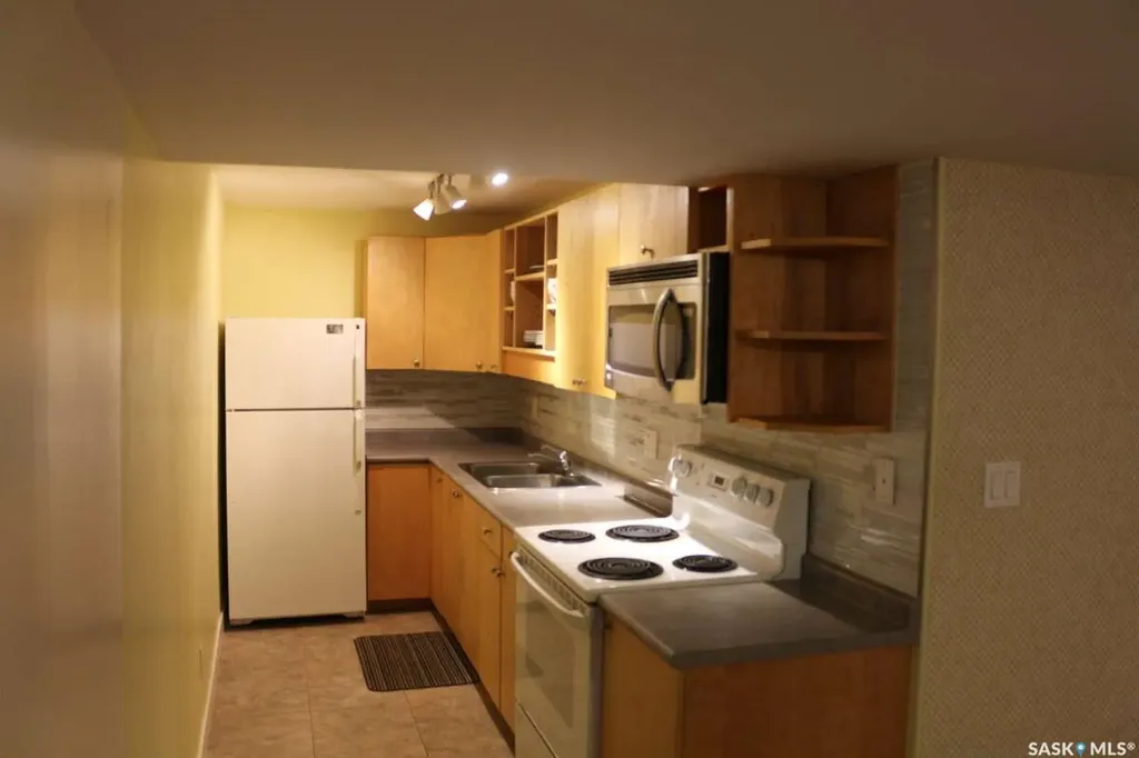 819 Morris Crescent N Regina SK S4X 2L6