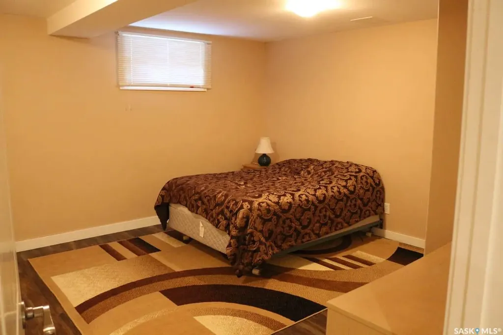 819 Morris Crescent N Regina SK S4X 2L6