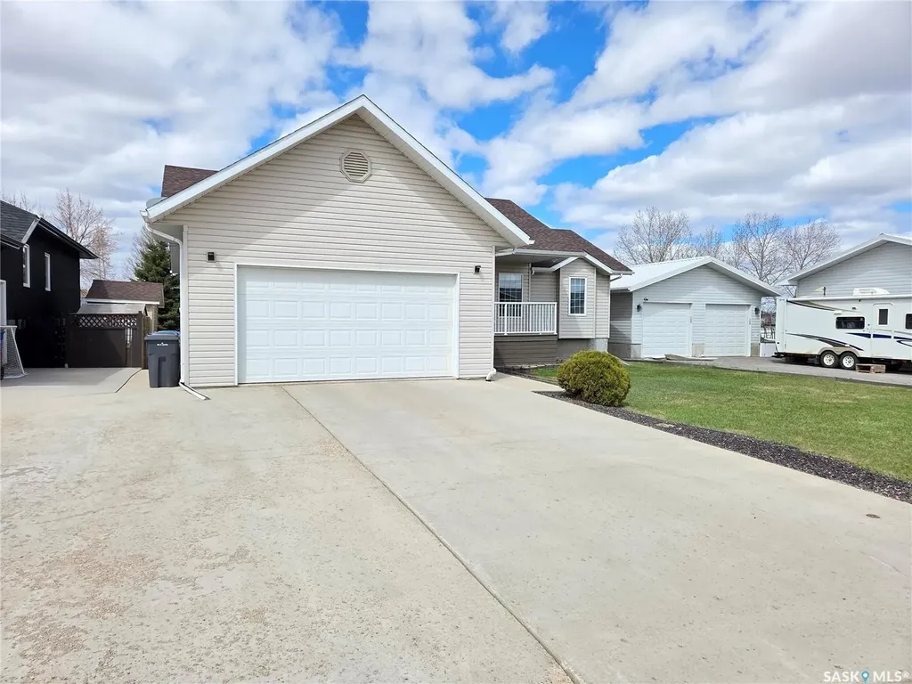 12 Arcola Place Carlyle SK S0C 0R0