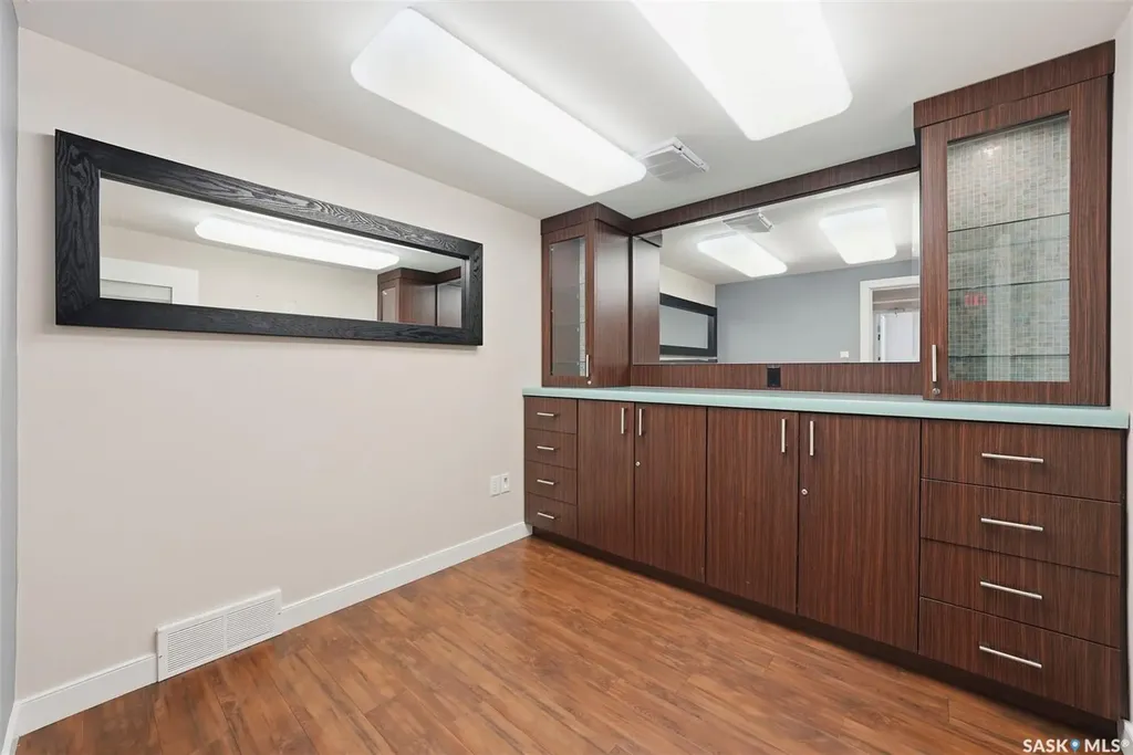 518 Queen Street Saskatoon SK S7K 0M5