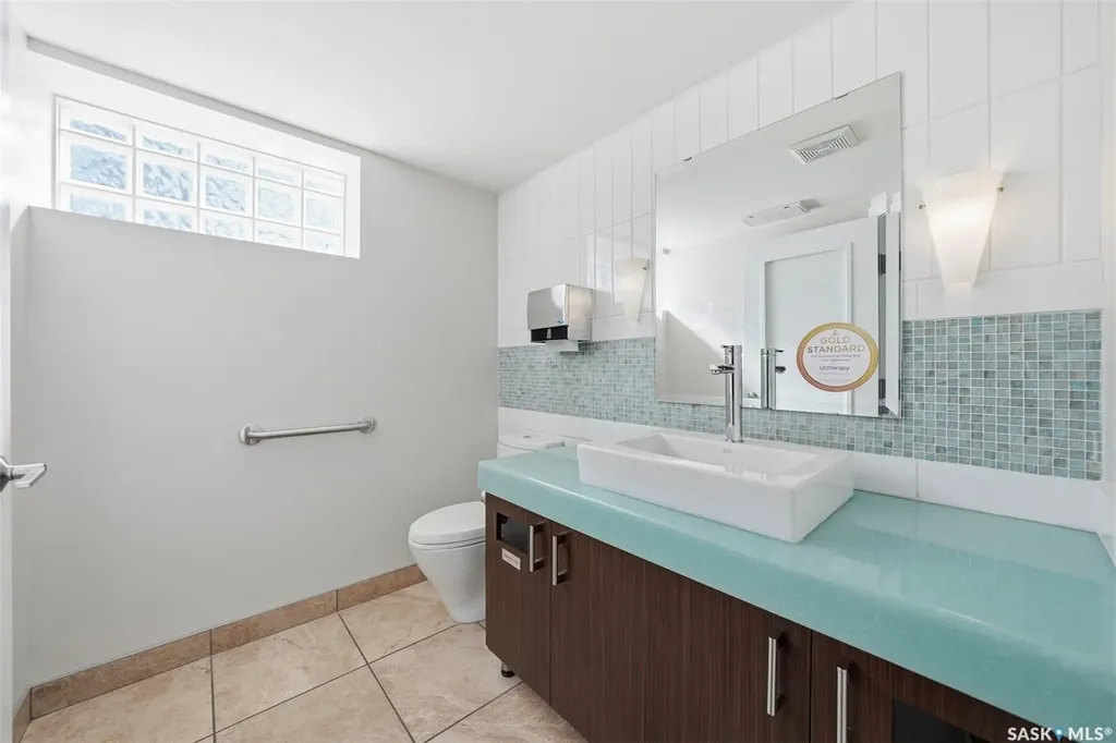 518 Queen Street Saskatoon SK S7K 0M5