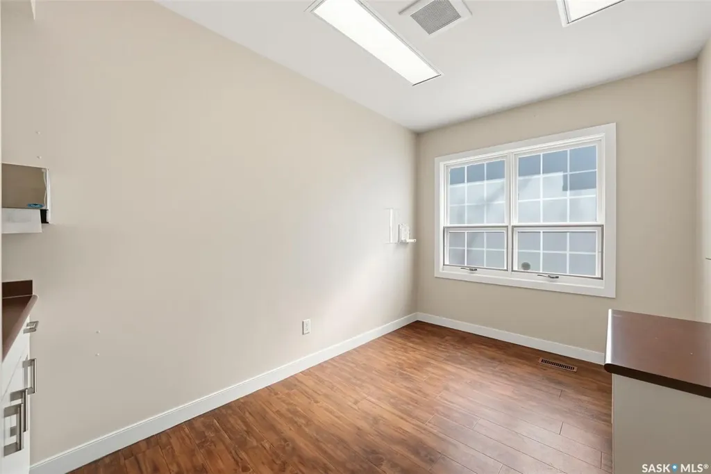 518 Queen Street Saskatoon SK S7K 0M5